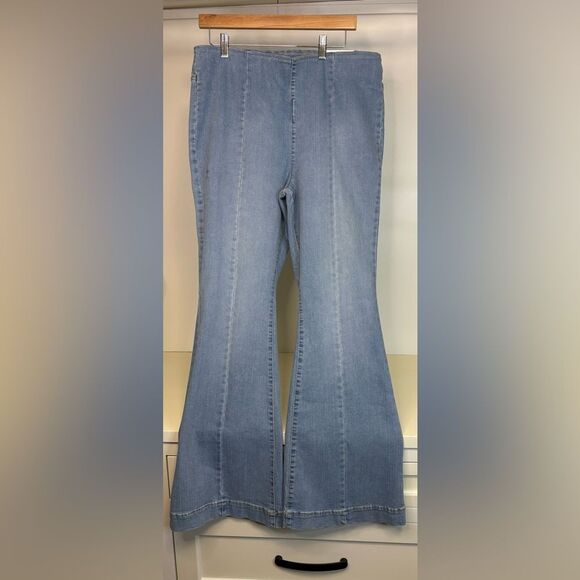 NWT INC International Concepts Light Blue Wide Leg Jeans 16 - Picture 2 of 4